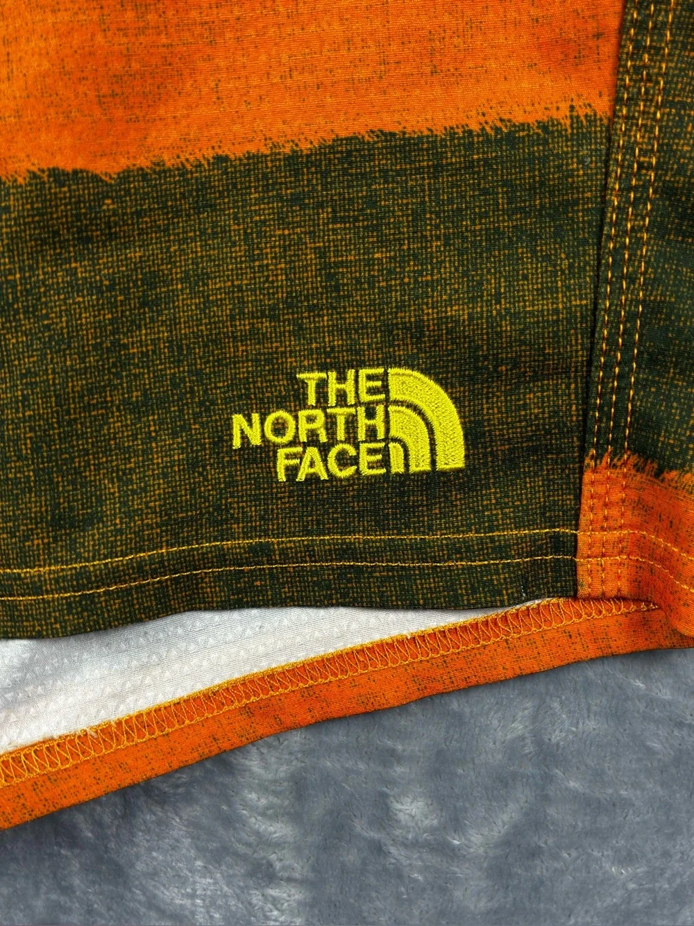 North Face Olas Board Shorts Size 36 Striped 9” Inseam Stretch Zip Pocket CMB9
